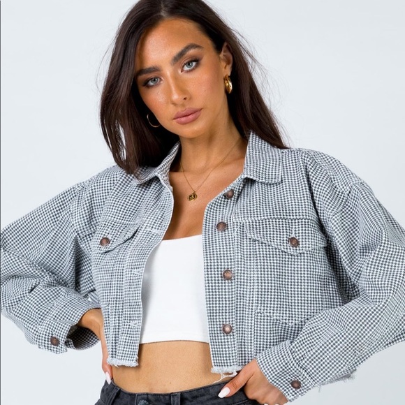Princess Polly Jackets & Blazers - NWOT Princess Polly cropped jacket size 0